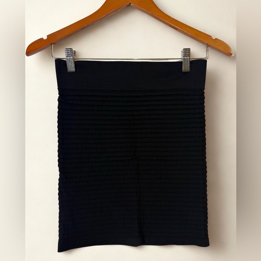 Retro 90s/Y2K Black Ribbed Mini Skirt - Picture 2 of 4